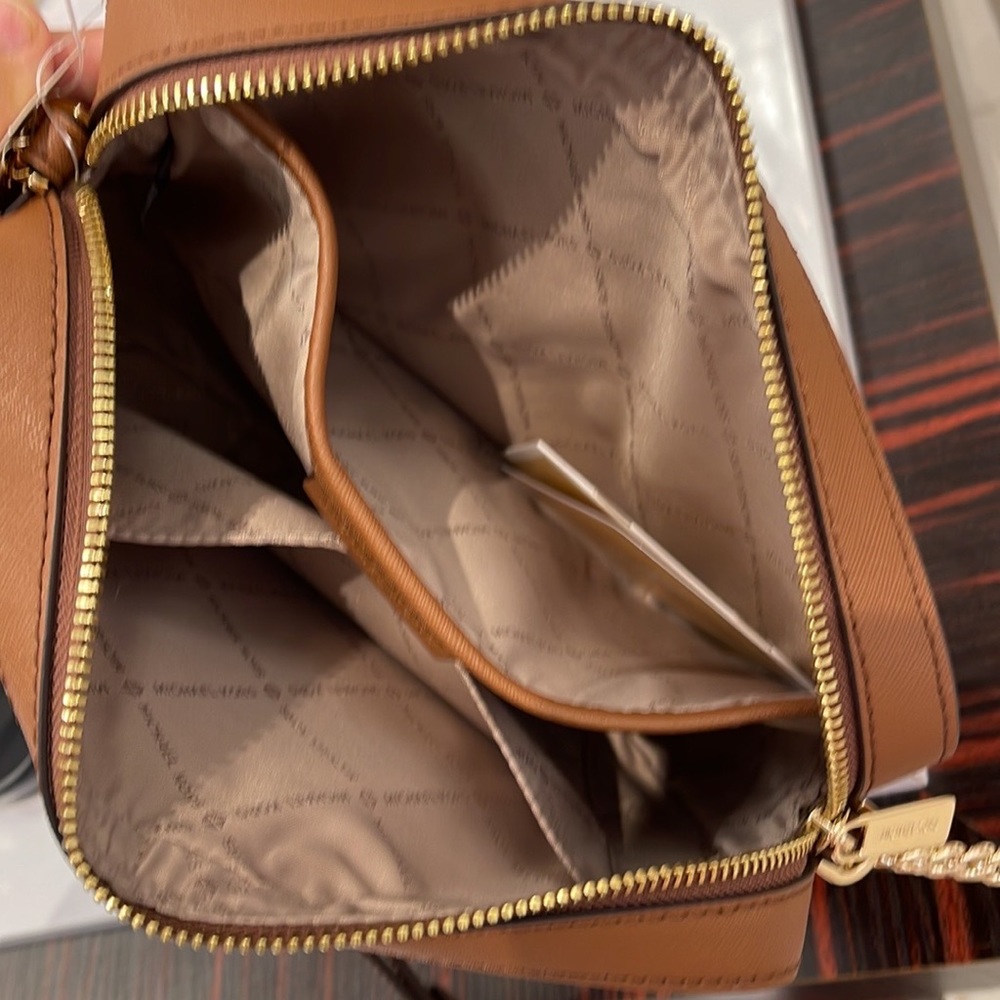 Michael Kors Large Jet Set Item East West Crossbody Brown - Picture 10 of 16